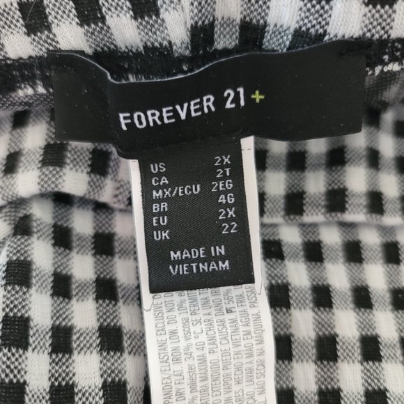 Forever 21+ Plus  Bermuda Bike Shorts Black/White Checkered 2X/XX / NWT - Picture 3 of 5